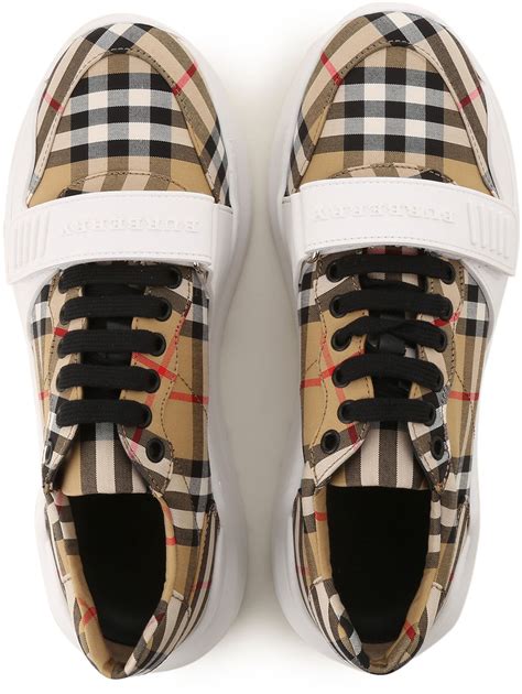 mens burberry shows|burberry men's shoes on sale.